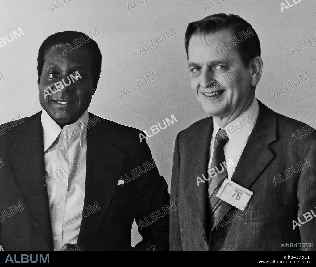 Swedish prosecutor to present findings on Olof Palme assassination on Wednesday June 10, 2020.. GENEVA 19761129 : In connection with the Socialist International conference in Geneva Swedish Social Democratic leader Olof Palme met this weekend with one of Rhodesia conference key people, Robert Mugabe (left).. It is 25 years since former Swedish Prime Minister and Party Leader of the Social Democrats Olof Palme was shot to death at the Sveavägen street in central Stockholm, February 28, 1986.. Photo: Tord Harlin / SCANPIX / kod 75879.