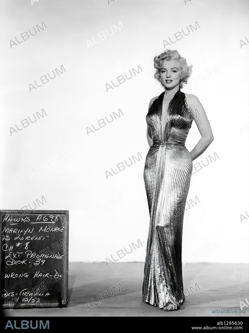 NORMA JEAN BAKER. MARILYN MONROE en LOS CABALLEROS LAS PREFIEREN RUBIAS, 1953 (GENTLEMEN PREFER BLONDES), dirigida por HOWARD HAWKS. Copyright 20TH CENTURY FOX.