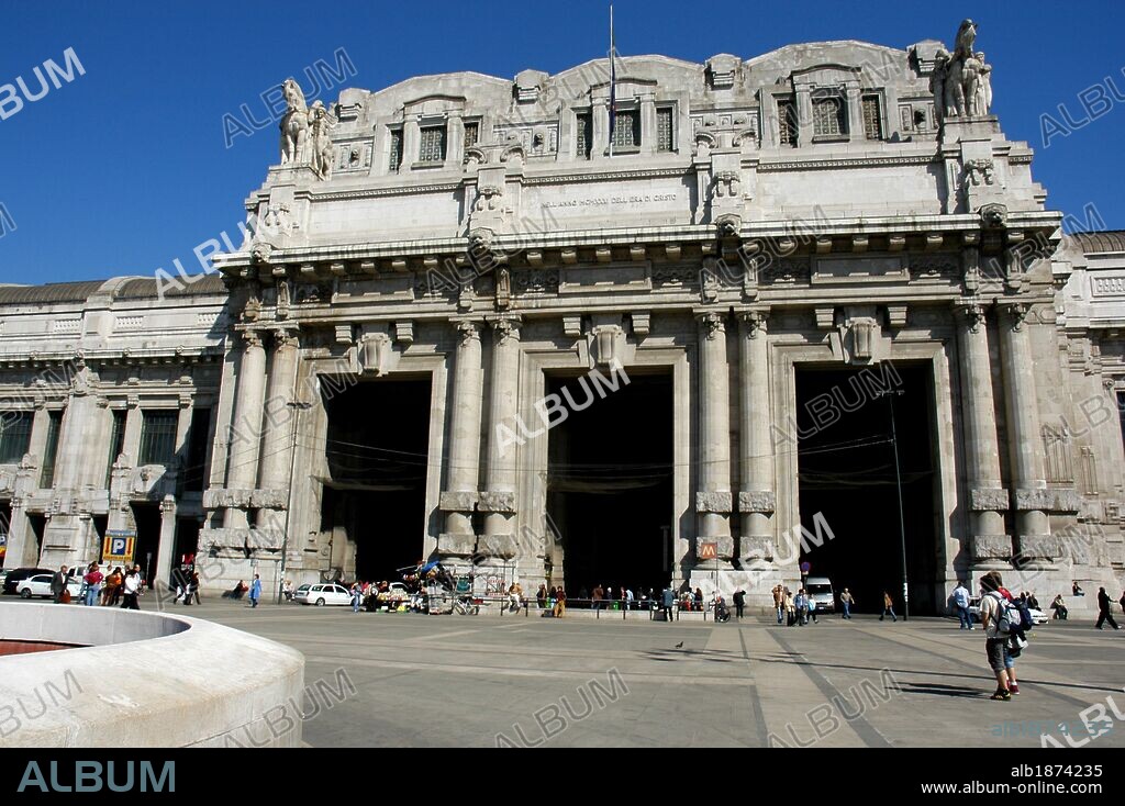 Italy. Milan. Milano Centrale railway station. 1931. Built by Ulisse Stacchini (1871-1947). Exterior.