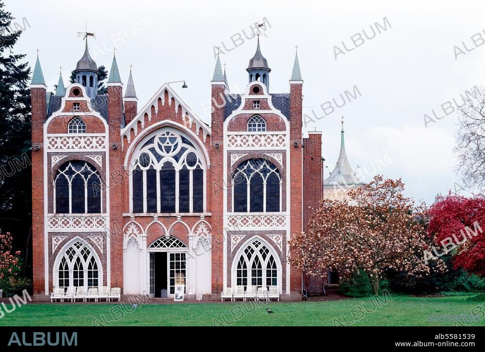 Wörlitz (Sachsen-Anhalt), Park, Gotisches Haus. (erb. 1772 u. 1784-86; Arch.: G.Ch. Hesekiel). Außenansicht von Osten. Foto (F.Monheim / R. von Götz).