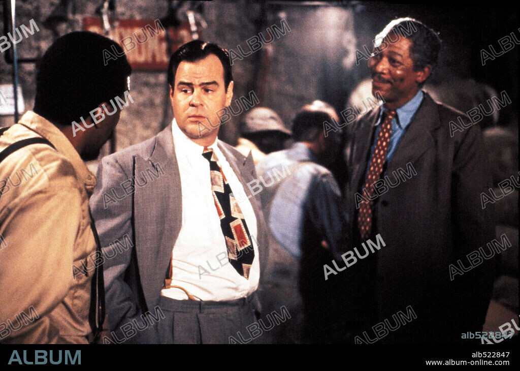 DAN AYKROYD and MORGAN FREEMAN in DRIVING MISS DAISY, 1989, directed by BRUCE BERESFORD. Copyright The Zanuck Company.