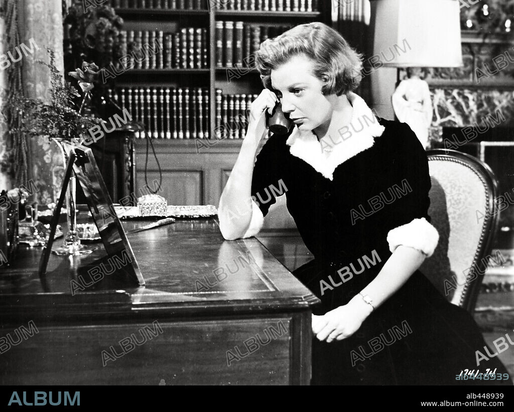 JUNE ALLYSON in THE GLENN MILLER STORY, 1953, directed by ANTHONY MANN. Copyright UNIVERSAL PICTURES.