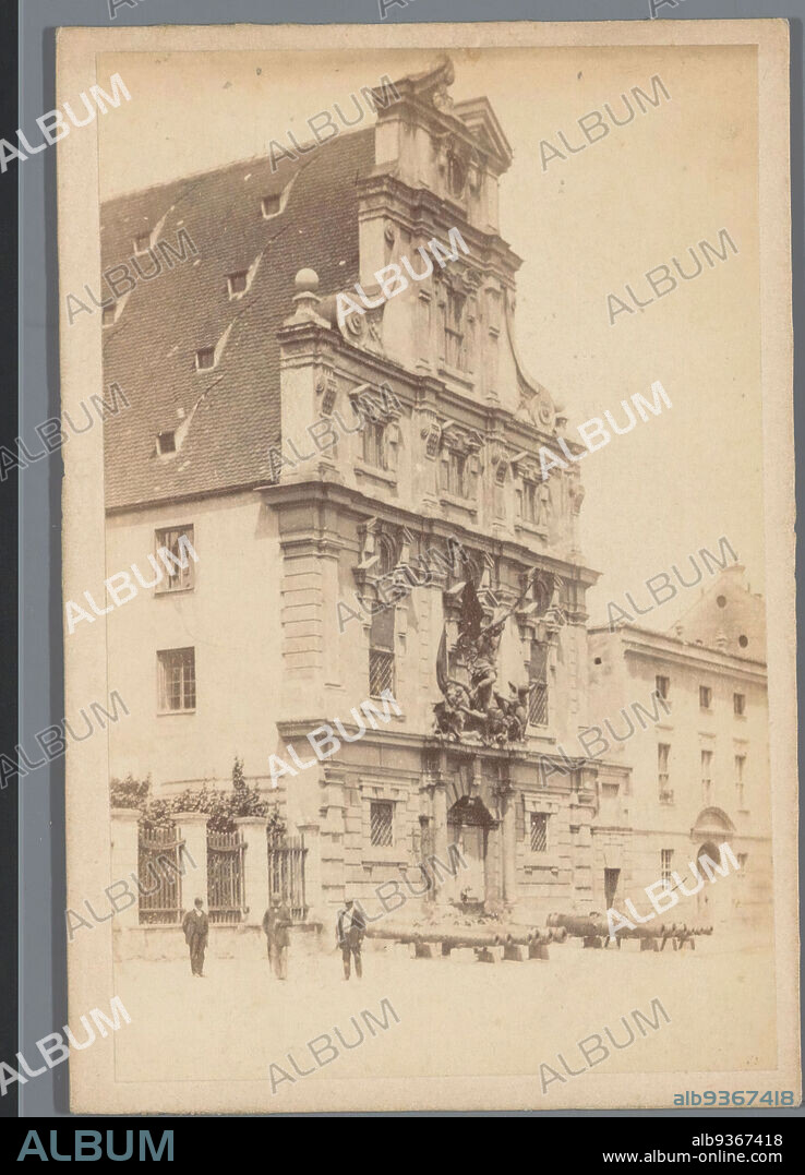 Exterior of the Augsburg Arsenal, Augsburg (title on object), Ferdinand Brauer (mentioned on object), Augsburg, 1855 - 1885, paper, cardboard, albumen print, height 96 mm × width 64 mm.