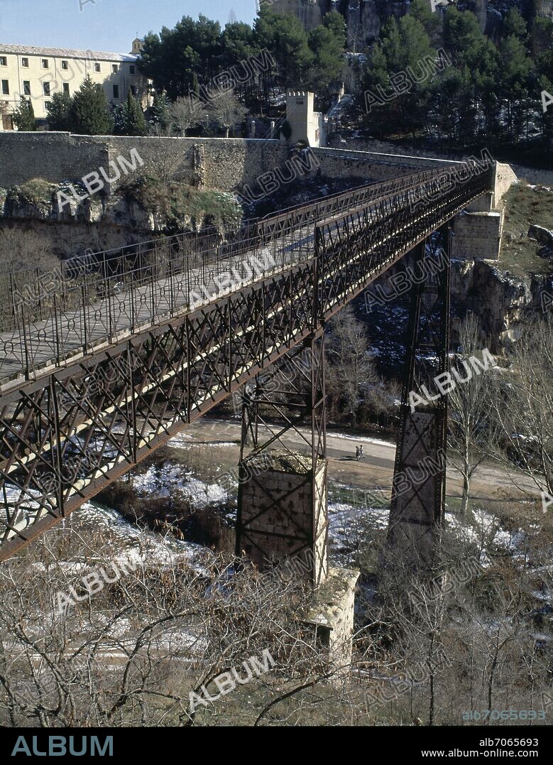 PUENTE DE SAN PABLO CONSTRUIDO EN 1902 SOBRE EL RIO HUECAR.