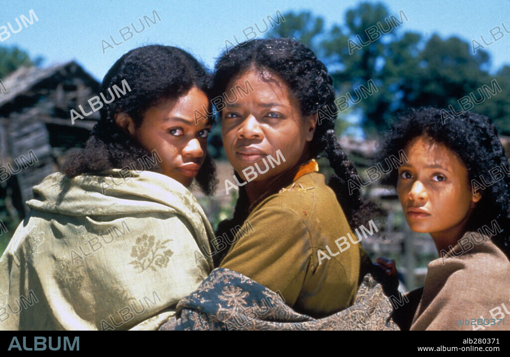 OPRAH WINFREY und THANDIE NEWTON in BELOVED, 1998, unter der Regie von JONATHAN DEMME. Copyright TOUCHSTONE PICTURES.