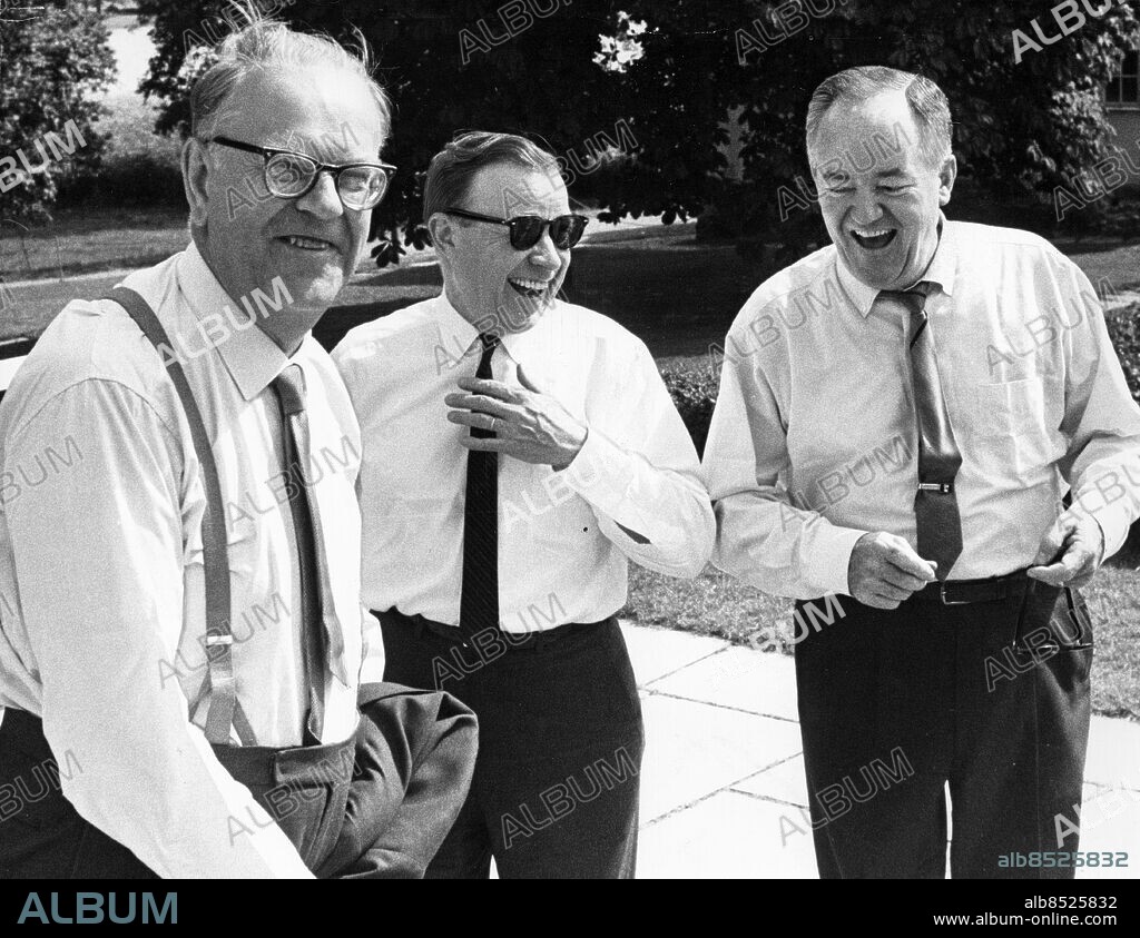 ARKIV 19630613. Statsminister Tage Erlander tillsammans med Walter Reuther och Hubert Humprey vid en konferens på Harpsund 1963.. Foto: Lasse Olsson / DN / SCANPIX / Kod: 45. ** SvD OUT **.