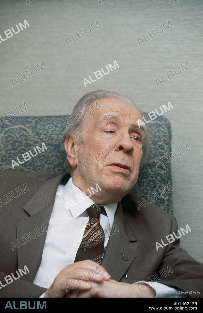 BORGES, Jorge Luis (Buenos Aires,1899-Ginebra, 1986). Escritor argentino. En 1979 compartió con Dámaso Alonso el premio español de literatura Miguel de Cervantes.