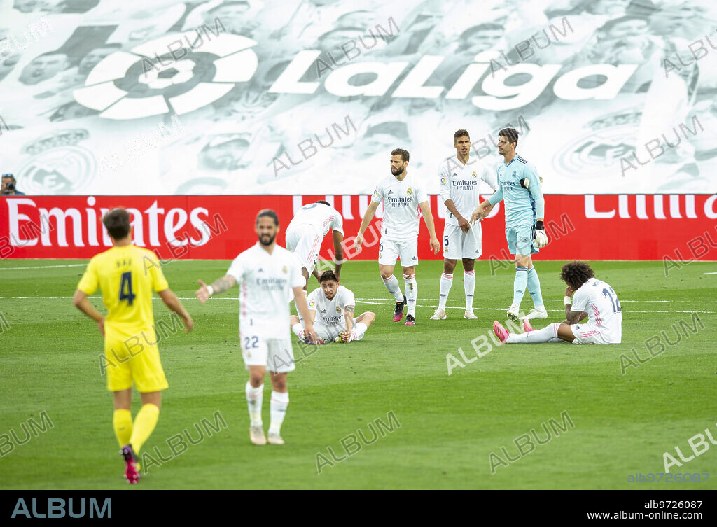 Madrid, 05/22/2021. Matchday 38 of the League. Played at the Alfredo Di Stéfano Stadium, in Valdebebas. Real Madrid - Villarreal. In the image, Courtois, Isco, Valverde, Marcelo, at the end of the match. Photo: Ignacio Gil. ARCHDC.