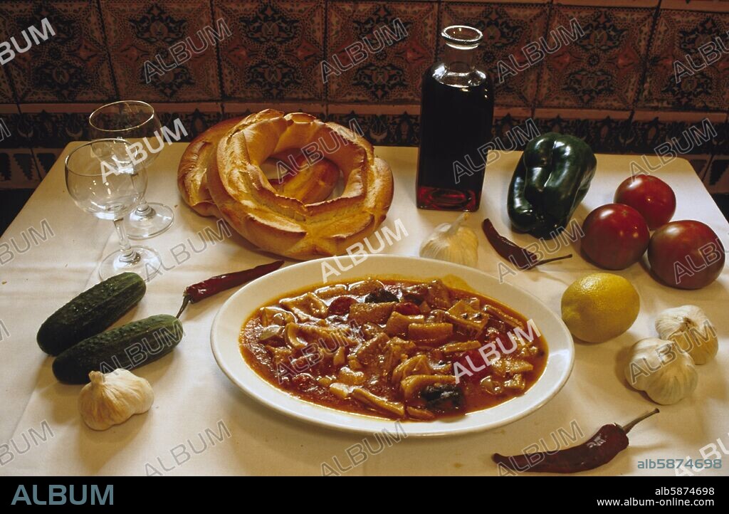 "Casa Paco", callos a la madrileña; junto a la plaza Puerta Cerrada (Madrid de los Austrias).