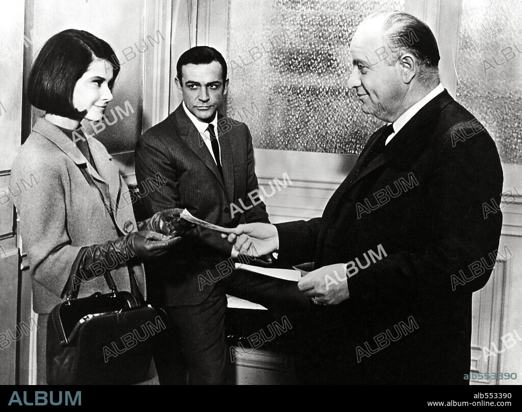 DIANE BAKER and SEAN CONNERY in MARNIE, 1964, directed by ALFRED HITCHCOCK. Copyright UNIVERSAL PICTURES.