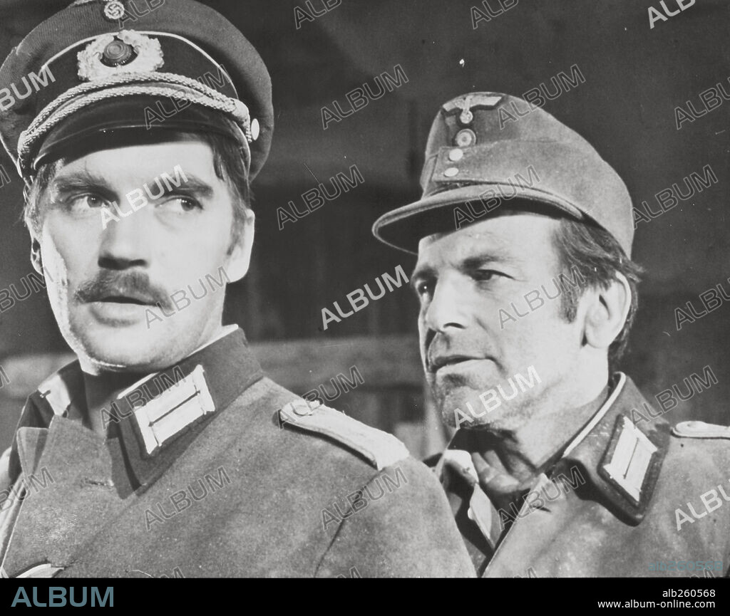 MAXIMILIAN SCHELL und ROGER FRITZ in STEINER - DAS EISERNE KREUZ, 1977 (CROSS OF IRON), unter der Regie von SAM PECKINPAH. Copyright AVCO EMBASSY.