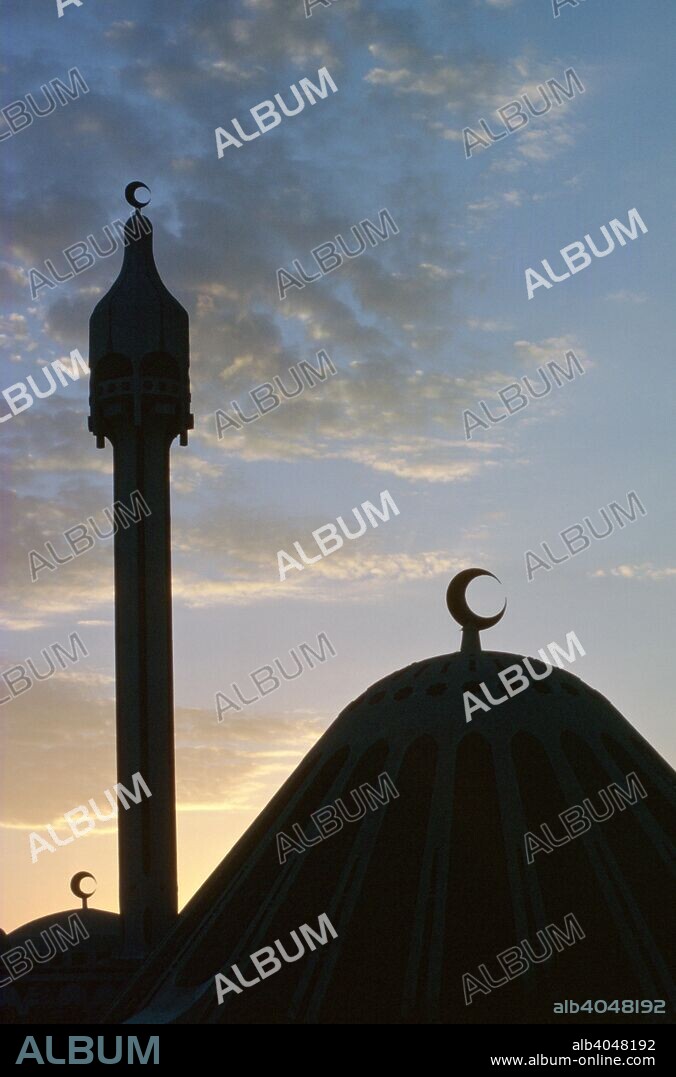Crescent symbols on the Fatima Mosque, Abdullah Al-Salem, Kuwait.