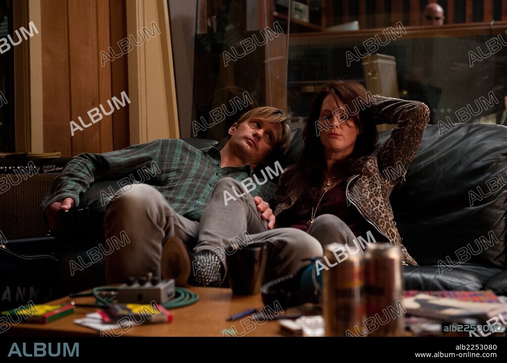 ALEXANDER SKARSGARD y JULIANNE MOORE en QUE HACEMOS CON MAISIE?, 2012 (WHAT MAISIE KNEW), dirigida por DAVID SIEGEL y SCOTT MCGEHEE. Copyright RED CROWN PRODUCTIONS.