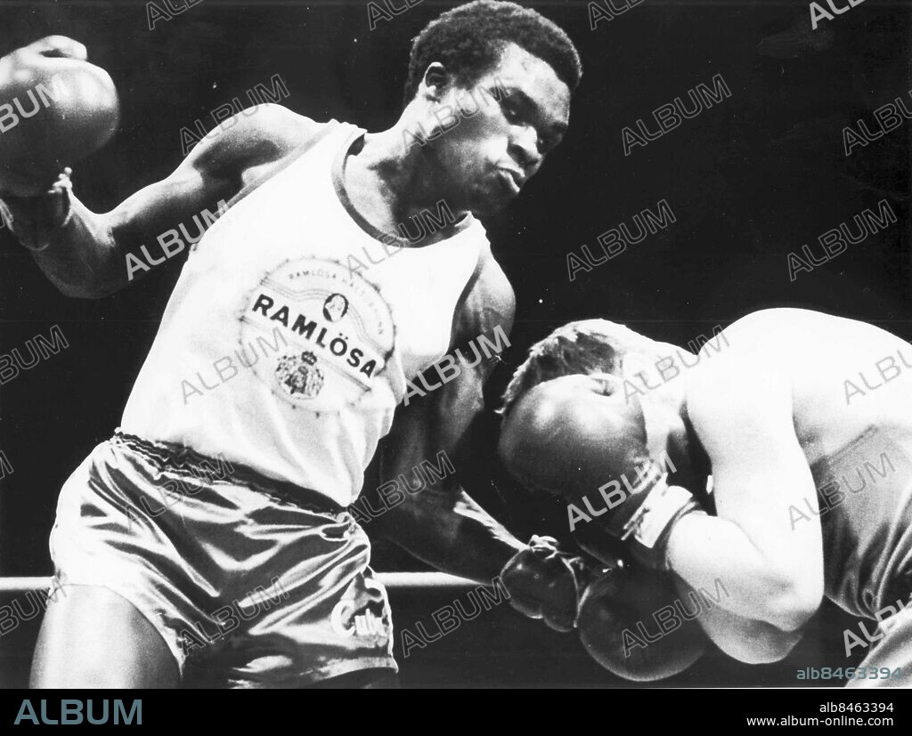 Göteborg 1982-12-27. Shadrach Odhiambo - boxare *** Local Caption *** GP Foto: Jarl Ahlström. KAMERAREPORTAGE.