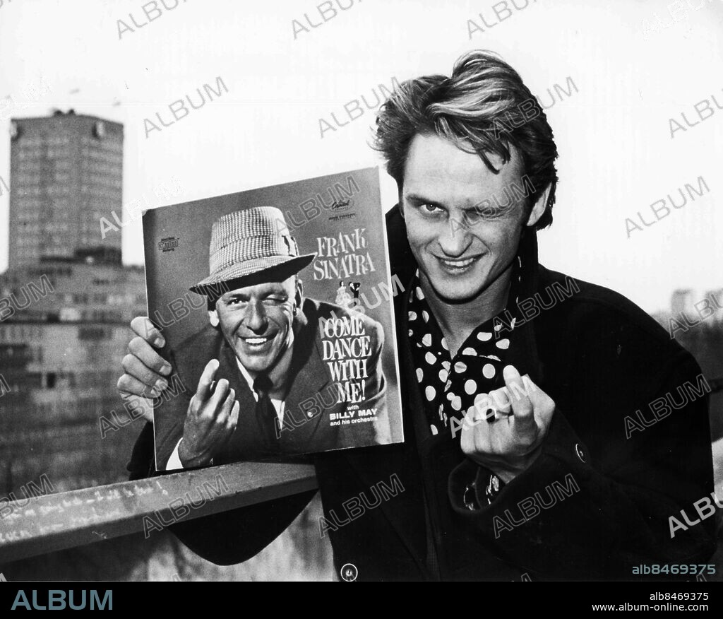 Göteborg 1989-02-12. Orup med LP-omslag vinyl - Frank Sinatra på omslaget *** Local Caption *** GP Foto: Johan Davéus. KAMERAREPORTAGE.