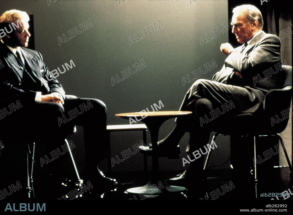 CHRISTOPHER PLUMMER y RUSSELL CROWE en EL DILEMA, 1999 (THE INSIDER), dirigida por MICHAEL MANN. Copyright TOUCHSTONE PICTURES.