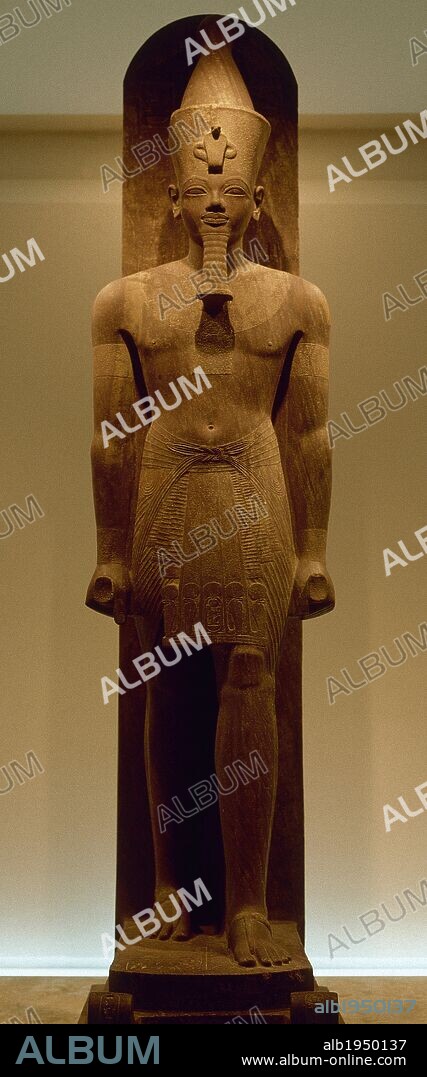 ARTE EGIPCIO. ESCULTURA DE AMENOFIS IV (AMENHOTEP) o AKHENATON, faraón de la dinastía XVIII (h.1405-1367 a.C.). Museo de Luxor. Egipto.