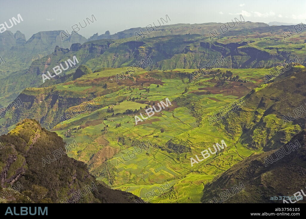 Dramatic mountain scenery from the area around Geech, UNESCO World Heritage Site, Simien Mountains National Park, The Ethiopian Highlands, Ethiopia, Africa.