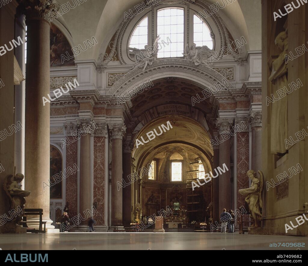 MIGUEL ANGEL. CRUCERO CON EL ALTAR MAYOR AL FONDO-IGLESIA CONSTRUIDA EN 1561 EN LAS ANTIGUAS TERMAS DE DIOCLECIANO Y TRANSFORMADA POR VANVITELLI EN 1749.