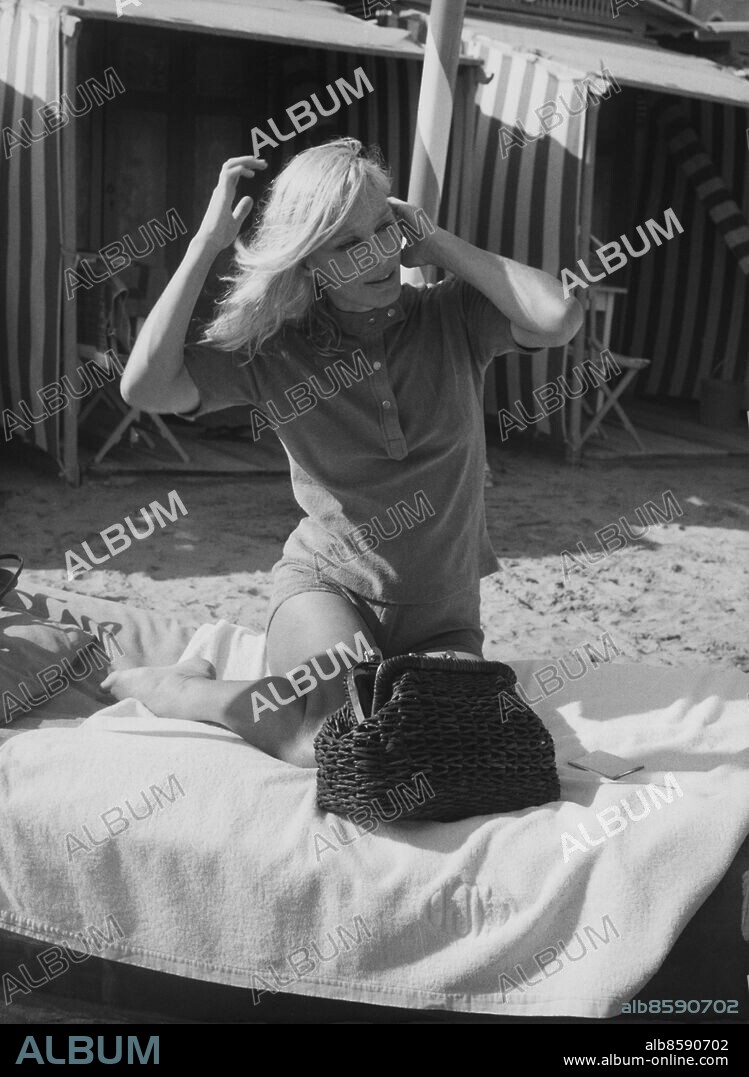 Orig. bildtext... AL XXVIII FESTIVAL CINEMATOGRAFICO DI VENEZIA Nella foto: l'attrice svedese Ingrid Thulin protagonista del film Giochi di Notte, rappresentato esclusivamente per i critici a causa della sua audacità. Anm. Filmen Nattlek i regi av Mai Zetterling hade premiär 1966 Skådespelare Filmfestivaler persons: INGRID THULIN sites: SVERIGE*;VENEDIG;ITALIEN.