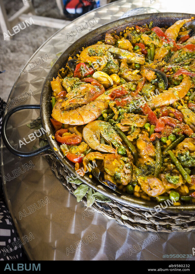paella mallorquina,restaurante de Sa Foradada, Valldemossa, Parque natural de la Sierra de Tramuntana,.Mallorca, balearic islands, spain, europe.