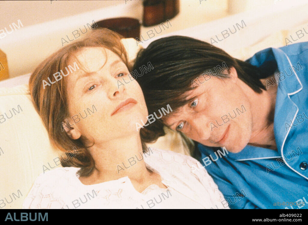 ISABELLE HUPPERT y JACQUES DUTRONC en GRACIAS POR EL CHOCOLATE, 2000 (MERCI POUR LE CHOCOLAT), dirigida por CLAUDE CHABROL. Copyright CAB PROD./FRANCE 2 CINEMA.