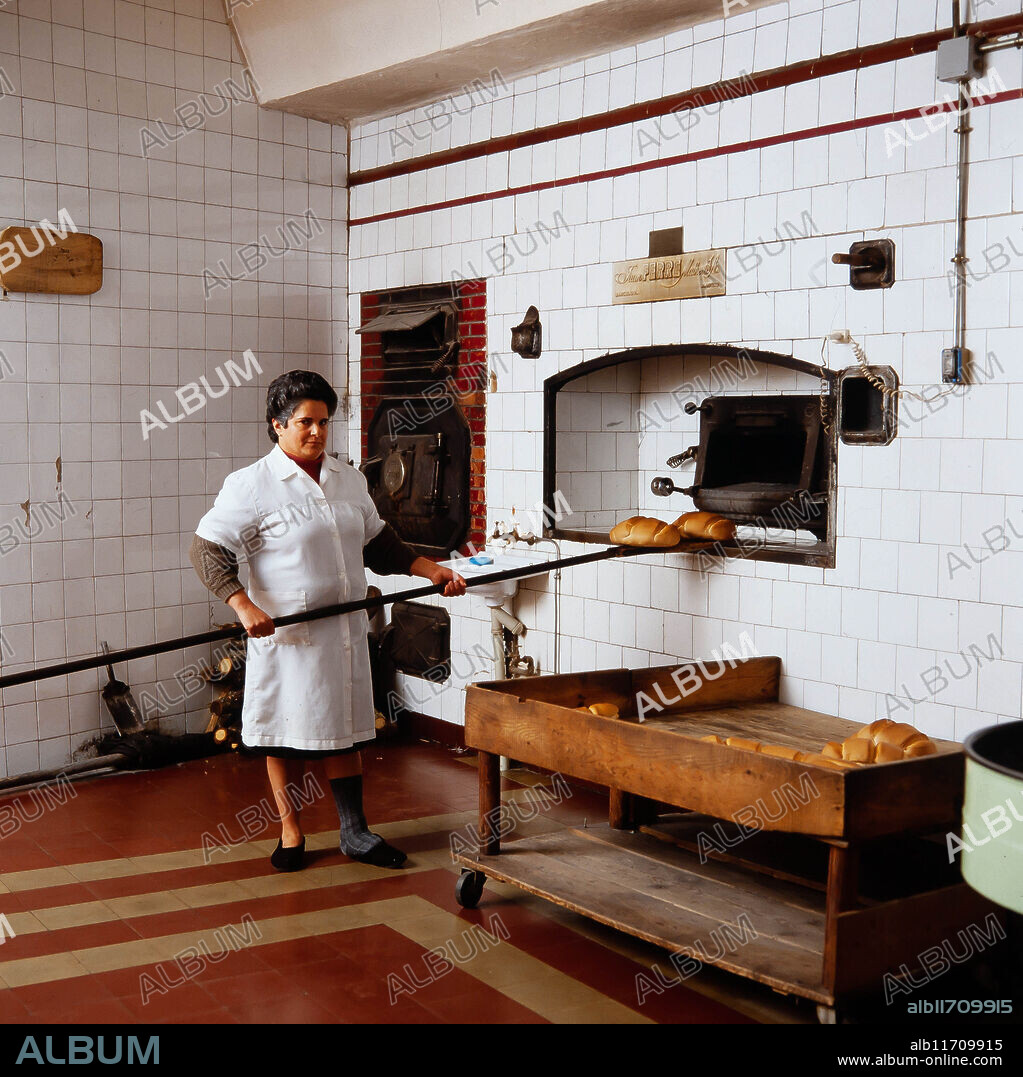 Panadería en Villarubias, Salamanca. Fotografía del año 1994.