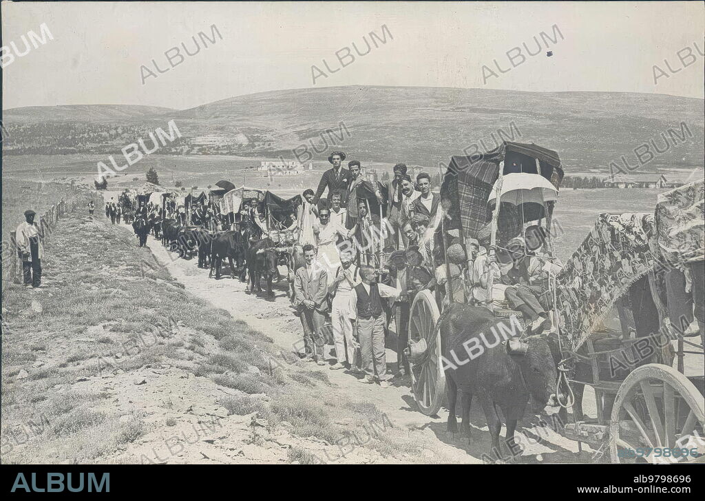 14 agosto 1919. Fiestas en las Navas del Marqués (Ávila): romería al pinar de el valladar.