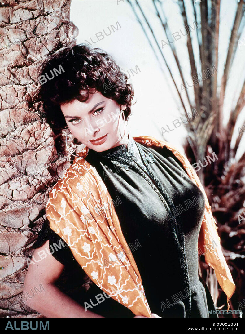 LOREN SOPHIA / LOREN SOFIA 1934/. SOPHIA LOREN in LEGEND OF THE LOST, 1957, directed by HENRY HATHAWAY. Copyright UNITED ARTISTS.