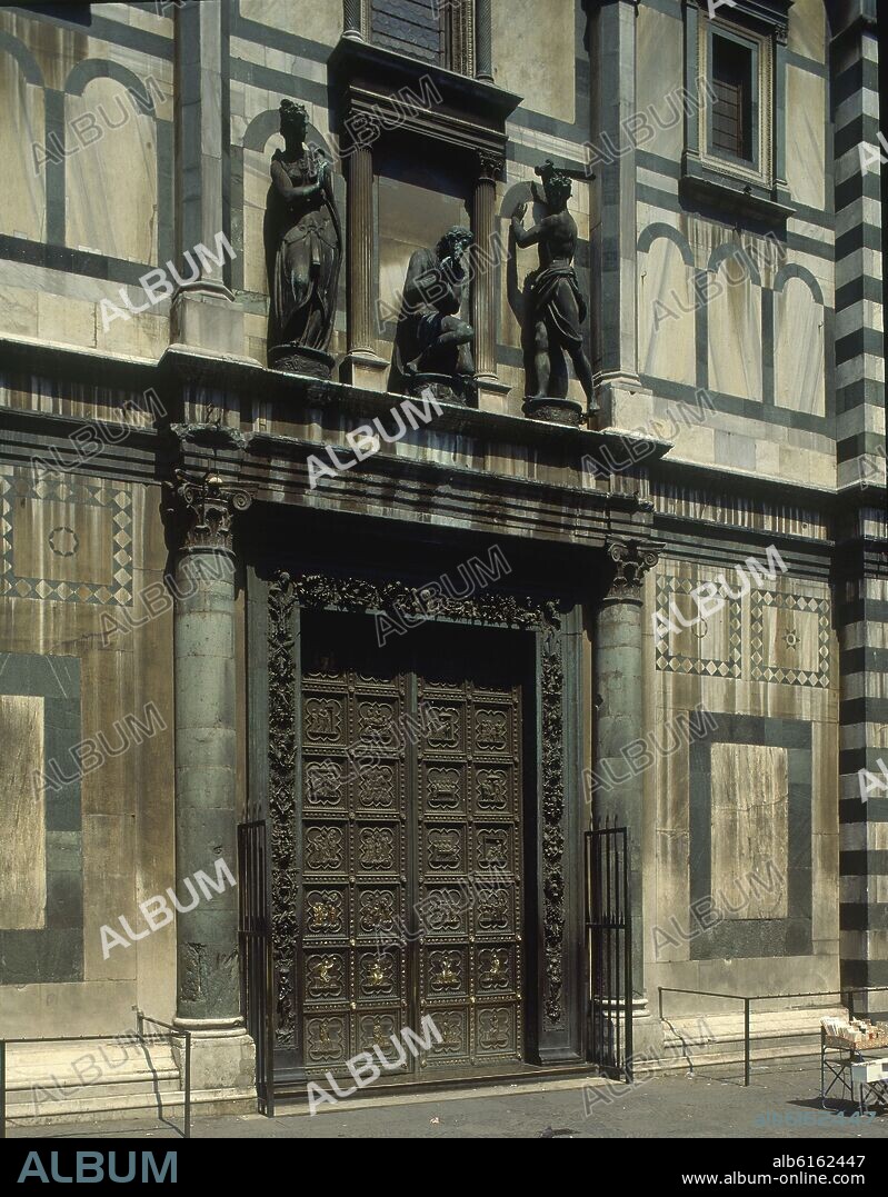 ANDREA PISANO. PUERTA SUR DEL BAPTISTERIO QUE ILUSTRA HISTORIAS DEL BAUTISTA, BRONCE, 1330.