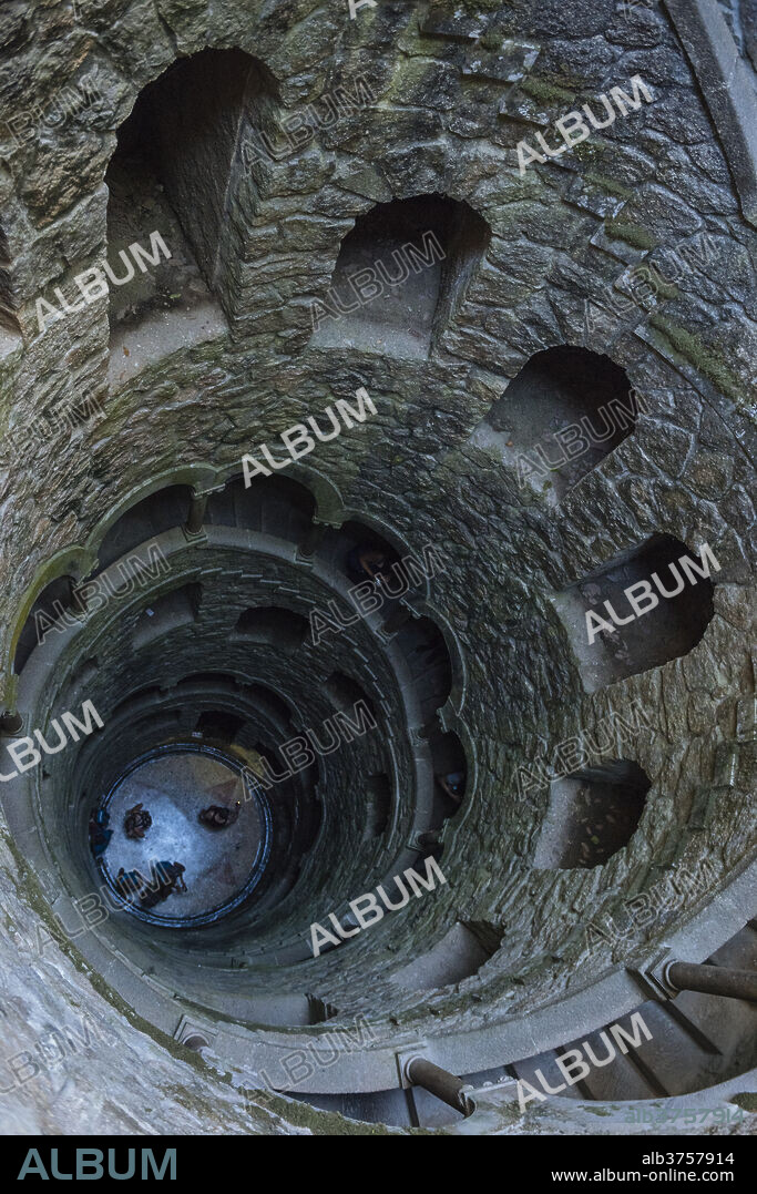 Poco Iniciatico, Quinta da Regaleira, UNESCO World Heritage Site, Sintra, Portugal, Europe.