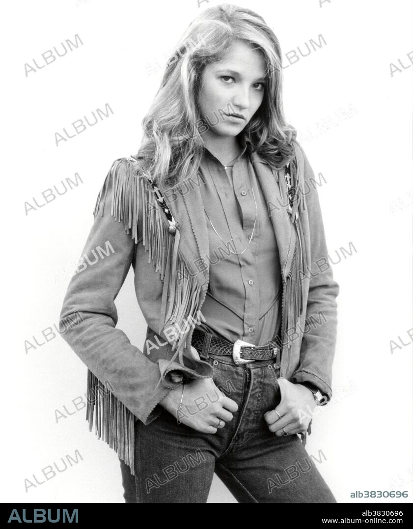 ELLEN BARKIN in SEA OF LOVE, 1989, directed by HAROLD BECKER. Copyright UNIVERSAL PICTURES.