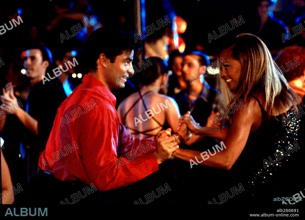 CHAYANNE y VANESSA WILLIAMS en BAILA CONMIGO, 1998 (DANCE WITH ME), dirigida por RANDA HAINES. Copyright MANDALAY ENTERTAIMENT / ROSENTHAL, ZADE.