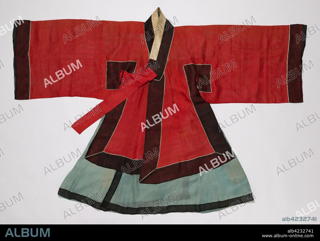 Royal Ceremonial Costume and Accessories, late 1800s-early 1900s. Korea, Joseon dynasty (1392-1910). Gilded paper, wire, black silk.