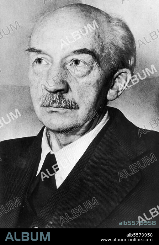 Bothe, Walther Physicist (Nobel prize 1954). Oranienburg 8.1.1891 - Heidelberg. 8.2.1957. Portrait. Photo, c. 1954.
