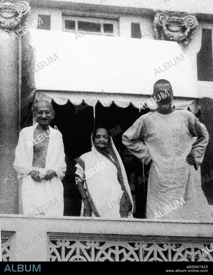Mohandas Karamchand Gandhi 1869 1948), preeminent leader of the Indian independence movement in British-ruled India. Seen here with his wife Kasturba and Khan Abdul Ghaff?r Khan.