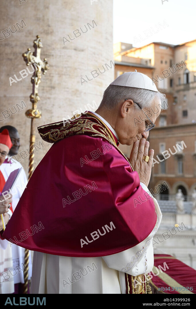 PAPA LEÓN XIV, POPE, LEO], [PREVOST, ROBERT y ROBERT PREVOST. May 8, 2025, Vatican City State, Holy See: The new pope is ROBERT PREVOST, who will be known as POPE LEO XIV, the first American pontiff to be elected leader of the Catholic Church. Chicago born Prevost, 69, is greeted with huge cheers from thousands gathered in St Peter's Square. ''May peace be with all of you,'' he says from the Vatican balcony. (Credit Image: © Vatican Media/IPA via ZUMA Press).