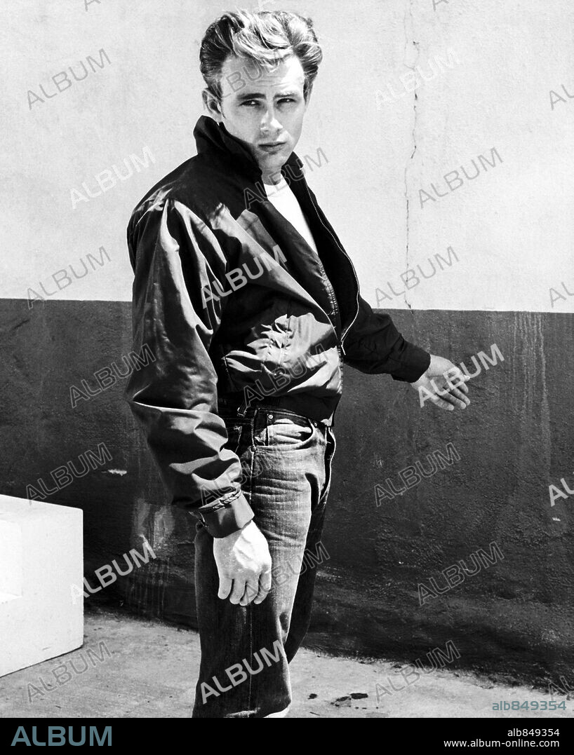 JAMES DEAN in ...DENN SIE WISSEN NICHT, WAS SIE TUN, 1955 (REBEL WITHOUT A CAUSE), unter der Regie von NICHOLAS RAY. Copyright WARNER BROTHERS.