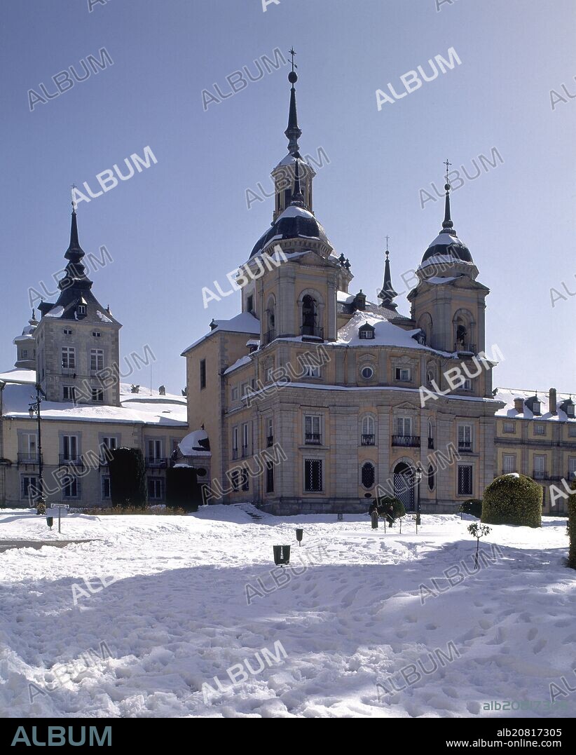 TEODORO ARDEMANS. REAL COLEGIATA DE LA SANTISIMA TRINIDAD EN EL PALACIO REAL DE LA GRANJA DE SAN ILDEFONSO - SIGLO XVIII.
