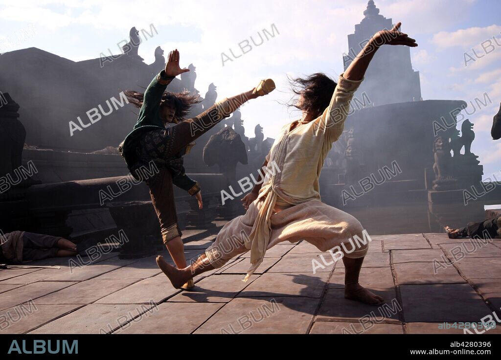 TONY JAA en ONG BAK 3, 2010 (ONG-BAK 3), dirigida por PANNA RITTIKRAI y TONY JAA. Copyright IYARA FILMS/SAHAMONGKOLFILM CO.