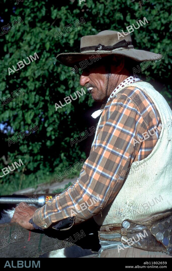 Argentina - Paisano estancia Las Balas - ©TopFoto.