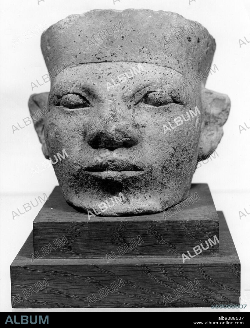 Limestone head of Narmer , Pharaoh of 1st Dynasty c 3100 - 2850 BC : First unifier of Upper & Lower Egypt.