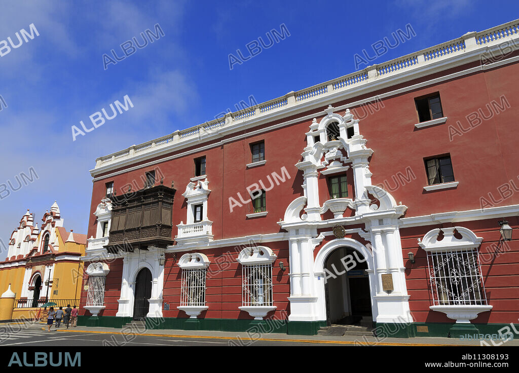 Architecture, Plaza de Armas, Trujillo, Peru, South America.