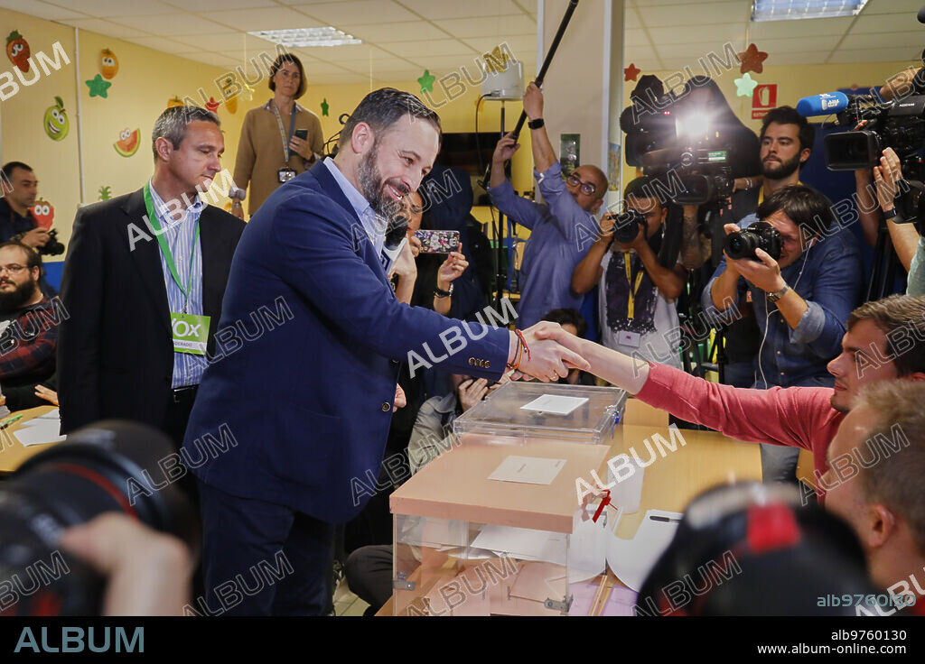 Madrid, 28/04/2019. Jornada electoral para las elecciones generales. Santiago Abascal vota en el CEIP Pinar del Rey, en el distrito de Hortaleza. Foto: Guillermo Navarro ARCHDC.