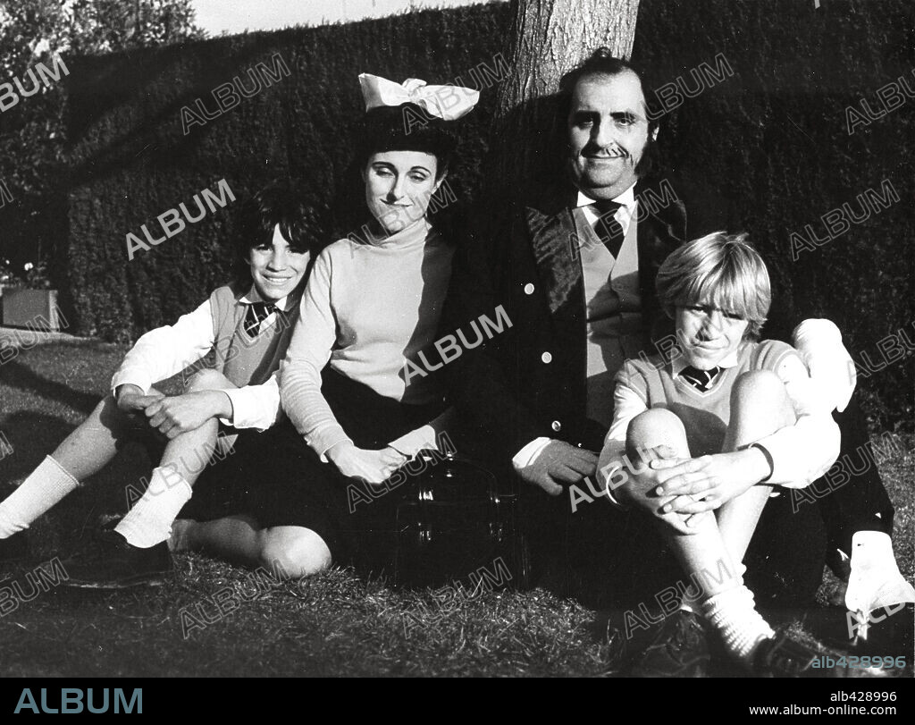 ALFREDO LUCHETTI, FRANCISCO JAVIER VALTUILLE, LUIS MARIA VALTUILLE and MARTA ANGELAT in LAS AVENTURAS DE ZIPI Y ZAPE, 1981, directed by ENRIQUE GUEVARA.