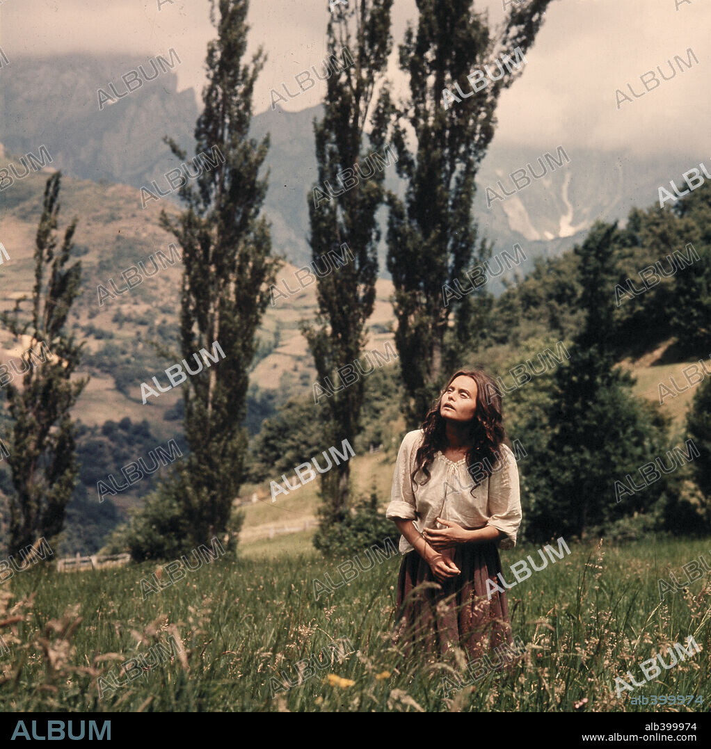 ROCIO DURCAL en MARIANELA, 1972. Copyright IMPERIAL FIMS.