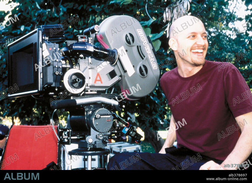 CHARLES HERMAN-WURMFELD in KISSING JESSICA STEIN, 2001, unter der Regie von CHARLES HERMAN-WURMFELD. Copyright BRAD ZIONS FILMS/CINERIC/EDEN WURMFELD FILMS/MICHAEL ALDEN.