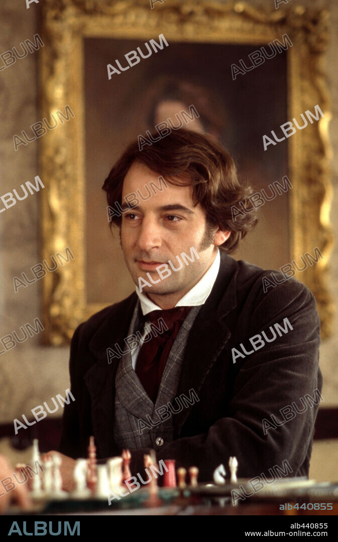 JEREMY NORTHAM in POSSESSION, 2002, directed by NEIL LABUTE. Copyright FOCUS FEATURES.