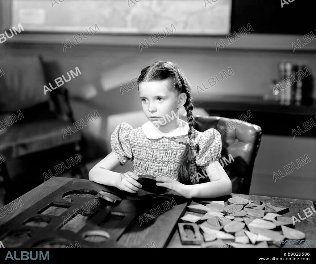 MARGARET O'BRIEN in LOST ANGEL, 1943, directed by ROY ROWLAND. Copyright M.G.M.