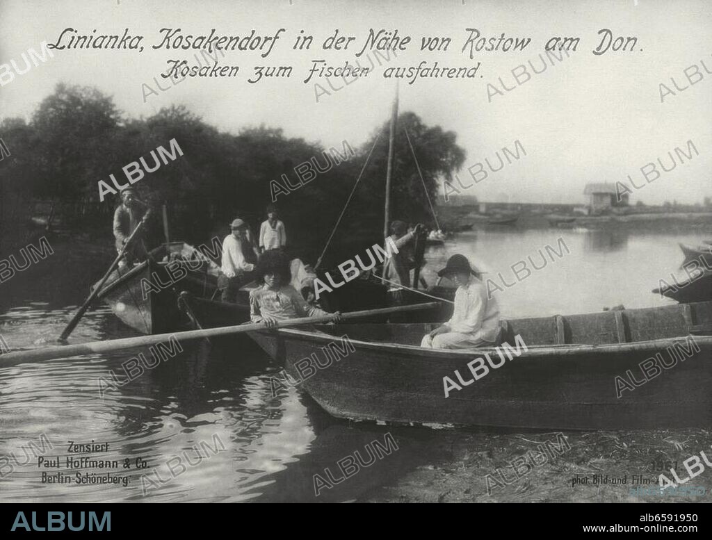Military / Russian Empire / World War I, 1914-18, Cossacks.-"Linianka, Kosakendorf in der Nähe von Rostow am Don. Kosaken zum Fischen ausfahrend" ("Linianka, a Cossack village near Rostovon-Don. Cossacks go fishing").-German press photograph (Paul Hoffman  Co.; Berlin-Schöneberg).